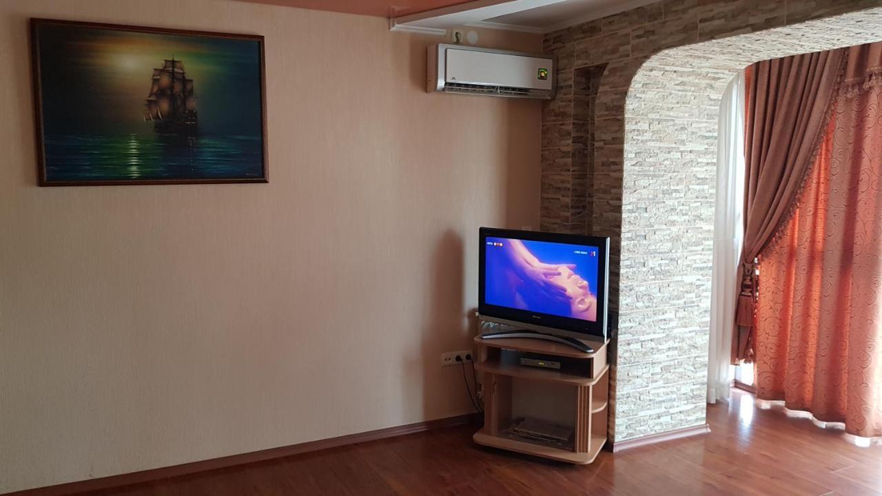 Апартаменти По Сковороди Khmel'nyts'kyy Exterior foto