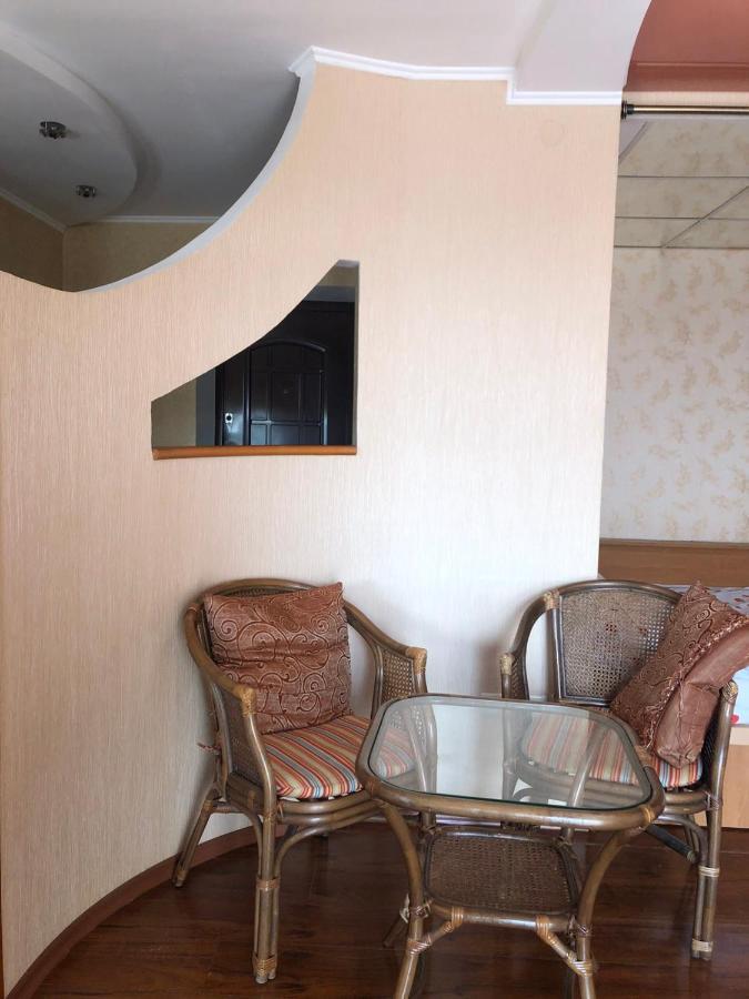 Апартаменти По Сковороди Khmel'nyts'kyy Exterior foto